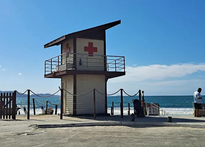 Incrível 2 quartos com VAGA Orla praia do Peró Cabo Frio
